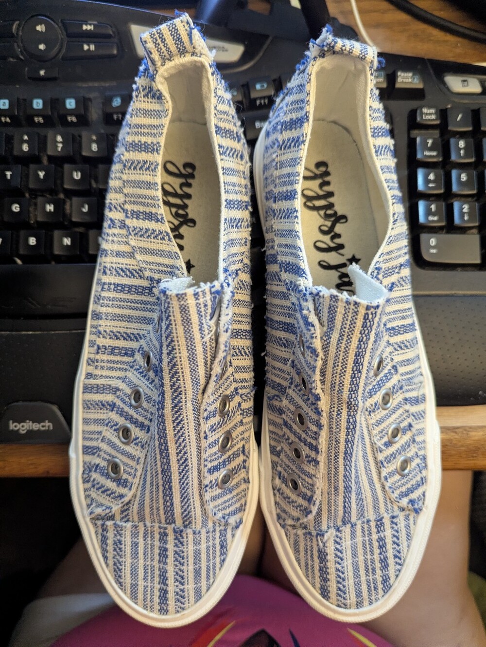 NWOT Gypsy Jazz Denim Blue Stripe Textured Slip On Fashion Sneakers Sz 8.5